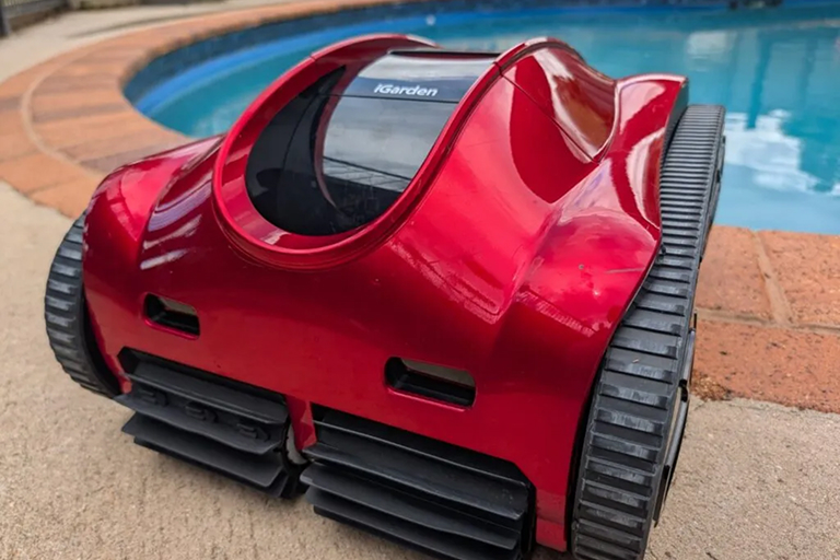 Le robot iGarden Pool Cleaner K Pro 120 vous fera économiser des heures d'entretien